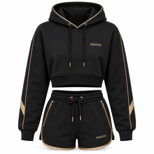 Ensemble décontracté deux pièces pour femme : short et crop top à capuche, couleur unie, en velours de coton lavé, respirant, coupe ample, longueur genou, personnalisable - Product Image 3