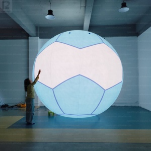 Globo Gigante de Fútbol de PVC con Helio, Personalizable con Logotipo, con Luces LED, para Publicidad, Activación de Marca y Promoción - Product Image 3