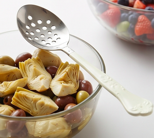 Ensemble de couverts en acier inoxydable de 4 pièces avec manches en plastique colorées, passe au lave-vaisselle, design moderne pour une utilisation sur la table de cuisine - Product Image 3