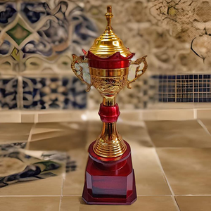 Trophée de récompense en métal rouge et or, trophée de reconnaissance haut de gamme pour les compétitions sportives, les événements scolaires et d'entreprise, les réalisations et l'honneur - Product Image 1