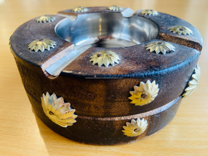 Porte-cigare en bois élégant et compact fabriqué à la main Cendrier traditionnel pour salon Bar Bureau Bureau pour offrir à des prix - Product Image 5