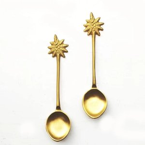 Cuillères à dessert en laiton doré avec manche décoré de feuilles pour la cuisine, la maison et les hôtels, cuillères de table pour le dîner - Product Image 2