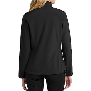 Veste softshell pour femme avec capuche, doublure polaire, légère, coupe-vent et résistante à l'eau, manteau chaud pour la randonnée et les activités de plein air - Product Image 2