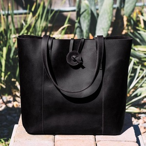 Sac fourre-tout en cuir personnalisé de toutes les couleurs sac à main en cuir souple de vachette pour femmes expédition rapide sacs fourre-tout personnalisation du produit OEM - Product Image 6