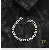 Bracelet cubain entièrement serti de pierres de laboratoire, avec des pierres à l'aspect diamant serties à la main et une finition luxueuse et imposante