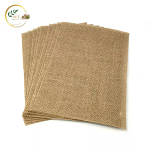 Tapis de porte en jute naturel d'origine bangladaise, fabriqué à partir de fibres écologiques résistantes, tapis d'entrée élégant et fonctionnel. - Product Image 2