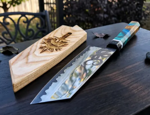 Cuchillo de chef japonés forjado a mano con mango de resina y funda de madera, hoja de acero al carbono de 12 pulgadas con acabado satinado, uso ambidiestro. - Product Image 4
