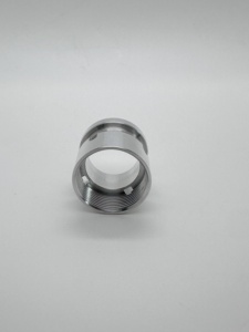 Douille filetée sur mesure en acier inoxydable et aluminium usinée CNC, pièces de tournage de précision avec trou latéral pour axe à broche, Taïwan - Product Image 3
