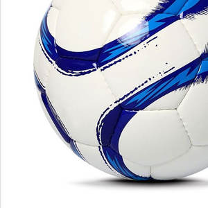 Ballon de football hybride intérieur/extérieur, haute adhérence, toucher doux, design durable, parfait pour les matchs et l'entraînement - Product Image 4