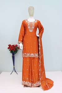 Conjunto de Kurta, Palazzo y Dupatta con bordados y cuentas que dan un aspecto atractivo para mujeres en bodas y festivales. Compre directamente del proveedor. - Product Image 5