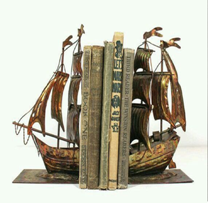 Des serre-livres en métal de style nautique vintage sont disponibles à prix de gros pour ajouter une touche maritime classique aux livres. - Product Image 1