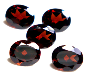 Garnet 100% Natural, Calidad 3A, Corte Ovalado, Juego de Piedras Preciosas Sueltas de 8x10mm, 5 Piezas, 15 Quilates en Total, Piedras Rojas Intensas para Joyería Personalizada - Product Image 1