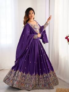 Conjunto de Lehenga Choli Dupatta Bordado en Morado, Traje Étnico para Mujer, Ropa India y Pakistaní para Bodas y Fiestas - Product Image 1