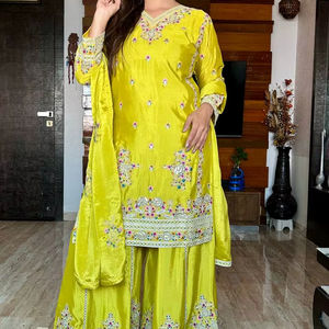 Nouvelle tenue Salwar Kameez en modal pour femmes, idéale pour les fêtes, style Bollywood, vêtements de mariage indiens et pakistanais, avec dupattas élégants, longueur genou - Product Image 5