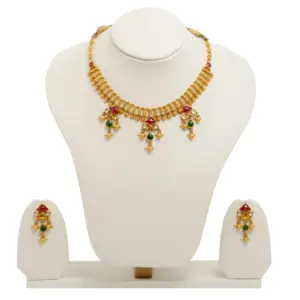 Pendentifs floraux, boucles d'oreilles en perles pour mariage, ensemble collier plaqué or 22 carats traditionnel avec pierres rouges et vertes - Product Image 1