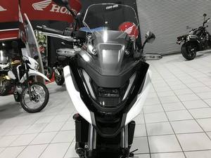 Nouvelle Moto d'Aventure NC750X DCT 2026 Propre et Élégante - Product Image 2