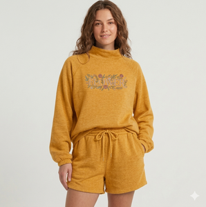 Conjunto Minimalista Coordinado de Pantalones Cortos y Top de Cuello Alto para Mujer, Conjunto de Invierno, Cómodo, Suave, Cálido, Relajado, Elegante, Colección para Uso Diario - Product Image 1