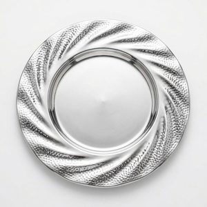 Plato de presentación decorativo hecho a mano de acero inoxidable SS304 de 33 cm con borde efecto martillado tipo espejo y superficie ondulada Meghna, para decoración de mesas en fiestas - Product Image 3
