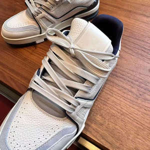 Chaussures de sport décontractées multifonctionnelles à lacets, style printemps classique, dessus en cuir véritable, semelle antidérapante, design tendance et à la mode - Product Image 3