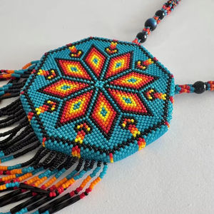 Collar con Medallón de Roseta con Cuentas, Elegante y Hermoso, con Borla de Ónix, para Bodas, Fiestas, Aniversarios, Cumpleaños - Product Image 1