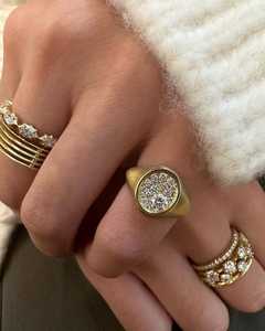 Bague signet en diamant de laboratoire, sertie pavé, finition satinée mate, anneaux de déclaration massifs coniques bombés pour le petit doigt, en or 14K, vente en gros - Product Image 6