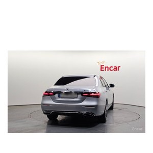 Mercedes-Benz Clase E E350 4MATIC Avantgarde, Modelo de Julio de 2022, 30,498 km, Caja de Cambios Automática, Asientos de Cuero, Cámara Trasera, Volante a la Izquierda - Product Image 4