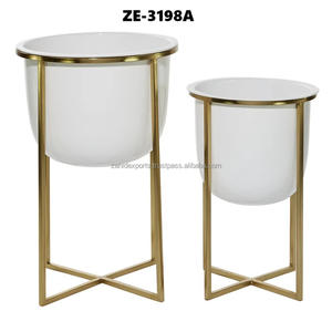 Macetero de Piso de Vidrio Esmerilado con Patrón Cuadrado Moderno, Hecho a Mano, Ecológico, con Detalles en Dorado, 14L, Fabricado por Zahid Exports India - Product Image 1