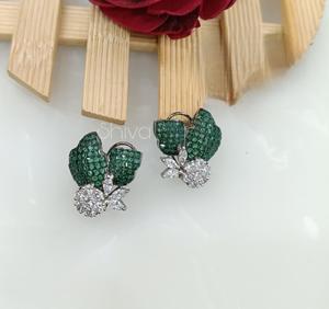 Impresionantes Pendientes de Botón de Latón Plateado con Circonita de Primera Calidad para Mujeres y Niñas, Ideales para Bodas y Fiestas Nocturnas - Product Image 4