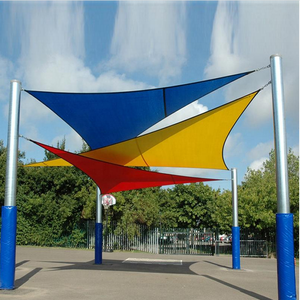 Voile d'ombrage triangulaire imperméable en polyester bleue pour jardin, extérieur, abri de voiture, protection solaire - Product Image 1
