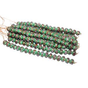Perles en verre artisanal de 12 mm de couleur vert menthe |   Bijoux décoratifs de style gâteau de mariage à motif floral |   Compatible avec les supports de 8 pouces - Product Image 1