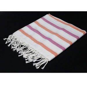 Serviette de plage Fouta turque de luxe en coton rayé à séchage rapide, serviette de plage Fouta moderne en coton rayé avec pompons - Product Image 2