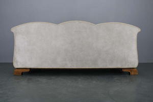 โซฟาสไตล์ไบเดอร์ไมเออร์คลาสสิก พร้อมโครงไม้วอลนัทขัดเงาและดีไซน์พนักพิงแบบสแกลลอป - Product Image 6