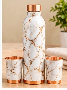 Ensemble moderne de bouteille d'eau et de tasses en cuivre vert avec motif d'arbre doré, vaisselle écologique - Product Image 2