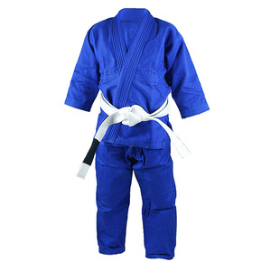 Combinaison de judo légère pour l'entraînement et la compétition, offrant une forte adhérence et un tissu adapté aux pratiquants des arts martiaux. - Product Image 1