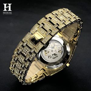 Reloj de Lujo para Hombre con Moissanita Personalizada, Bisel Octogonal Dorado, Movimiento Transparente, Totalmente Cubierto de Piedras, Acero Inoxidable - Product Image 3