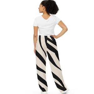 Pantalon large pour femme à imprimé zèbre, rayures beige et noires, tricoté, taille élastique, longueur intégrale, coupe ample, style artistique, loungewear et sportswear - Product Image 5