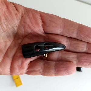 Botón de palanca de cuerno de búfalo natural brillante para abrigos Botones de vestido de calidad superior de Falak World Export - Product Image 1