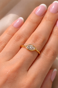 Bague en or jaune moderne avec diamant marquise et sertissage clos, élégante bague de fiançailles minimaliste pour femme, cadeau de joaillerie fine de luxe - Product Image 4