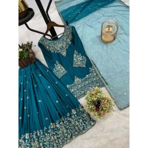 Conjunto de Top-Lehenga y Dupatta Azul para Mujer HK con Elegante Bordado y Lentejuelas, Talla L para Fiestas - Product Image 6