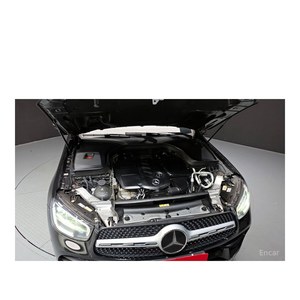 Mercedes-Benz GLC220 d 4MATIC Coupé, Modelo Marzo 2023, con 51,262 km, Caja de Cambios Automática, Combustible Diésel, Volante a la Izquierda, Cámara Trasera - Product Image 6