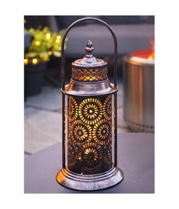 Grande lanterne marocaine en métal pour la décoration de sol, avec des détails artisanaux et un style artistique islamique traditionnel - Product Image 4