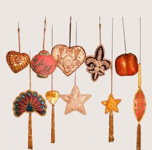 Adorno Colgante Zari |   Motivos de Estrellas, Corazones y Flores Bordados con Cuentas y Zardozi |   Ramadán, Eid y Navidad |   Exportación al por Mayor - Product Image 2