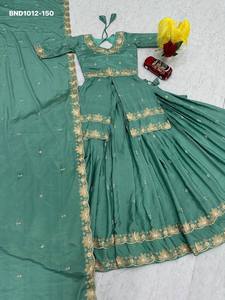 Colección Premium de Lehenga de Seda Chinon con Bordado de Lentejuelas y Blusa con Abertura Frontal Larga y Dupatta con Trabajo de Corte, Colección de Moda Femenina - Product Image 4
