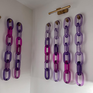 Adornos de pared personalizados hechos a mano con cadena entrelazada, decoración para el hogar, artículo de resina, cadena acrílica adorable para decoración de habitaciones, venta al por mayor. - Product Image 1