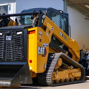 รถตักล้อยางมือสอง Cat 255 พร้อมจำหน่าย รวมถึงรุ่น 262d 236d 246d มินิสกิดสเตียร์ลอร์เดอร์ เหมาะสำหรับงานยกและเคลื่อนย้าย - Product Image 4