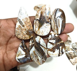 Lote Mixto al por Mayor de Cabujones de Caballo Salvaje Natural AMAN GEMS JEWELLERY, Cuarzo Fuego Azul de Origen Rajasthan para Fabricación de Joyas - Product Image 1