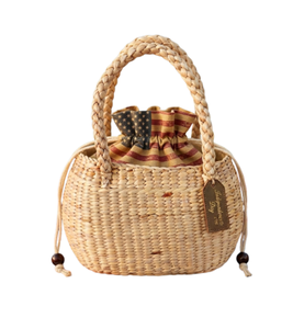 Bolso de mano artesanal de ratán tejido con asa superior trenzada y forro de algodón con cordón, bolso de verano natural de Vietnam - Product Image 1