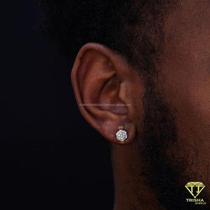 Boucles d'oreilles clous sophistiquées en diamants de laboratoire floraux, en argent sterling 925, bijoux de luxe pour femmes - Product Image 3