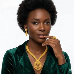 Juego de Collar de 4 Piezas de Latón y Cobre Chapado en Oro de 24K de Alta Calidad Hecho a Mano para Mujer, Joyería Elegante para Bodas y Fiestas - Product Image 2