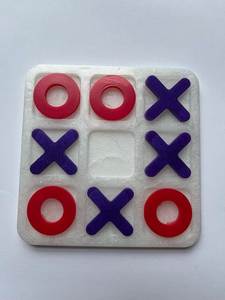 Jeu de Tic Tac Toe en résine époxy avec logo personnalisé pour cadeaux d'entreprise et collections promotionnelles, jeu de décoration Noughts and Cross - Product Image 1